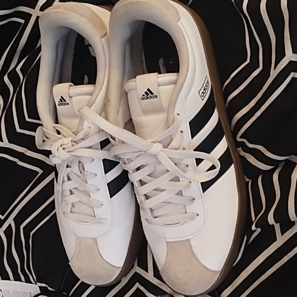 Adidas shoes - Picture 3 of 4